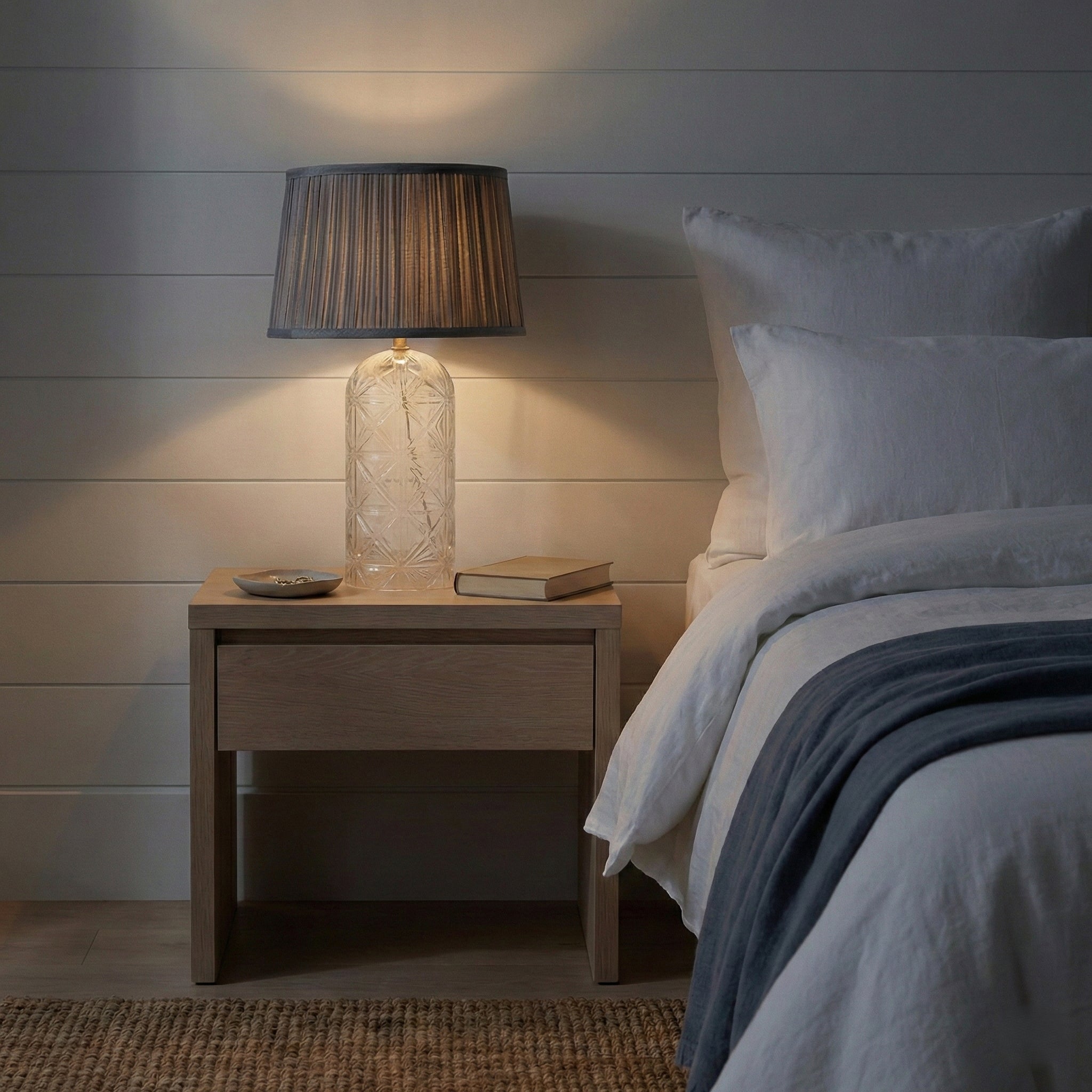 High Quality Hotel European Modern Bed Side Nightstand Decorative Led Table Desk